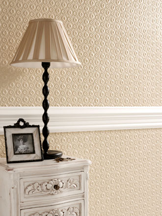 Lincrusta Tapete grafisches Muster in beige als Wandverkleidung im Wohnzimmer, Schlafzimmer oder Flur